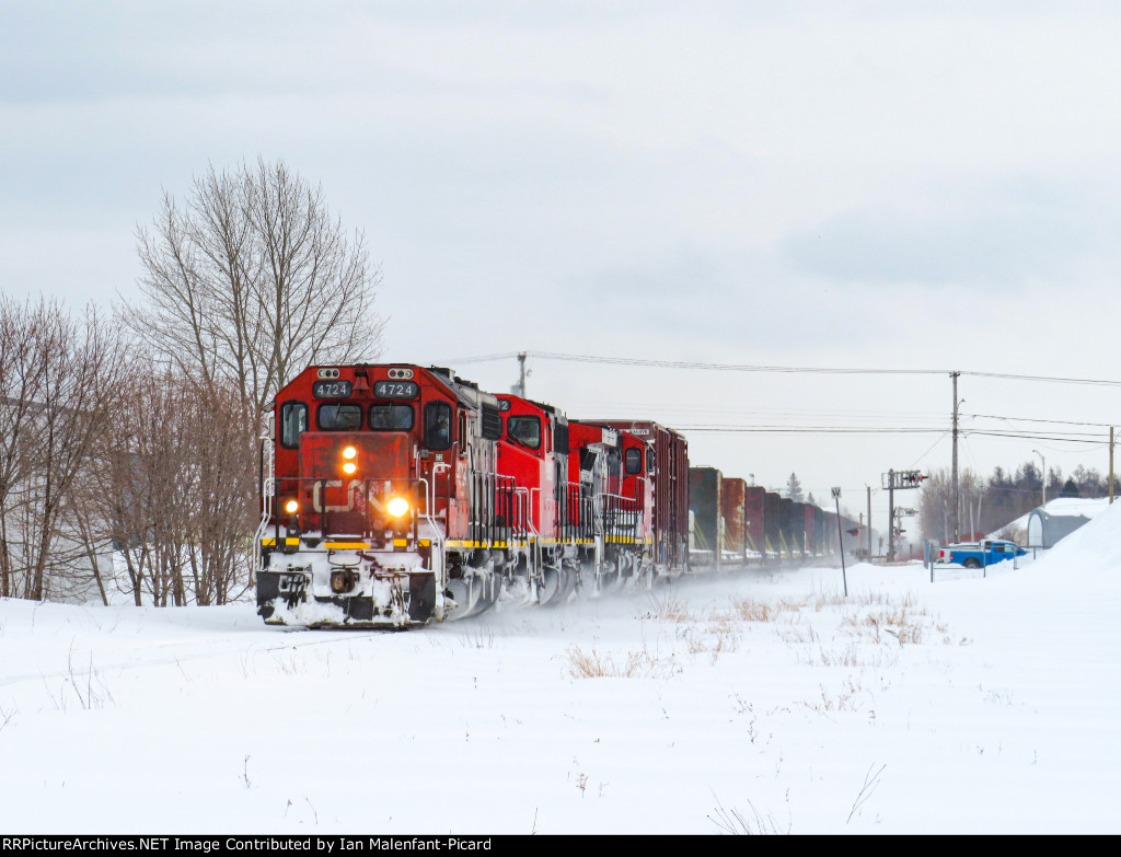 CN 4724 leads 403